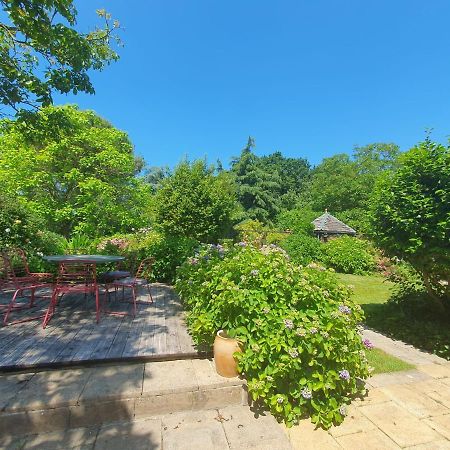 Maison En Pierre Dans Son Nid De Verdure Roz-Landrieux Екстериор снимка