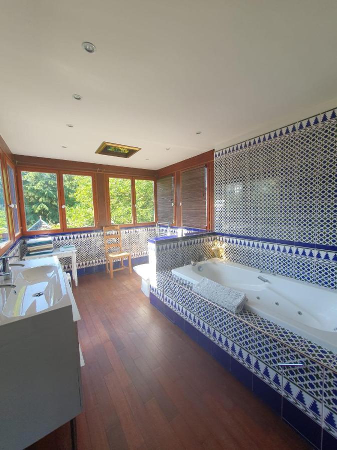 Maison En Pierre Dans Son Nid De Verdure Roz-Landrieux Екстериор снимка