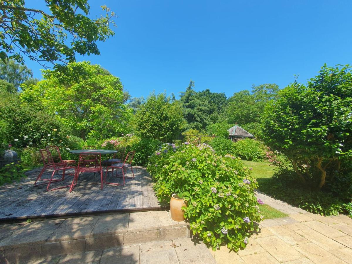Maison En Pierre Dans Son Nid De Verdure Roz-Landrieux Екстериор снимка