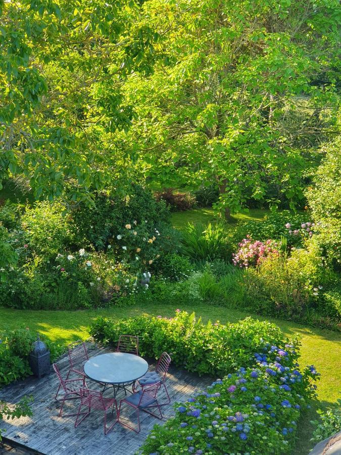 Maison En Pierre Dans Son Nid De Verdure Roz-Landrieux Екстериор снимка