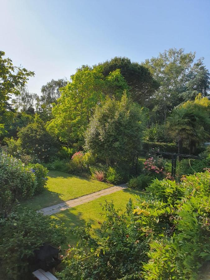 Maison En Pierre Dans Son Nid De Verdure Roz-Landrieux Екстериор снимка